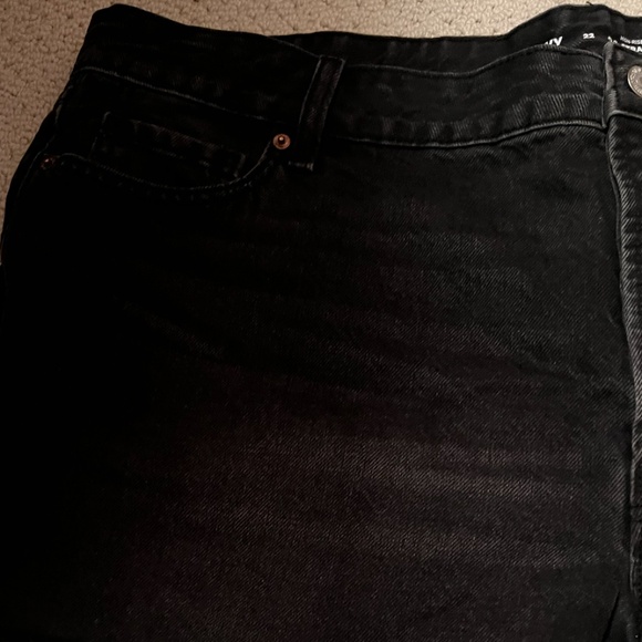 NWT: old navy High Waisted Button-Fly . Straight Black Non-Stretch Cut-Off Jeans - Picture 9 of 10